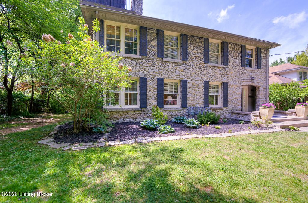 Photo of 1638 Cowling Ave #1, Louisville, KY 40205 (MLS # 1715720)