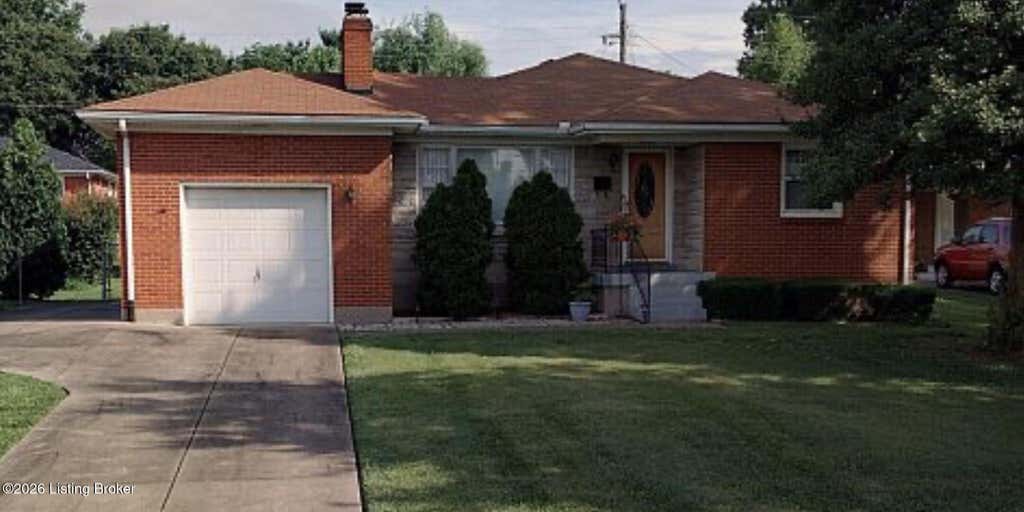 Photo of 2207 Liverpool Ln, Louisville, KY 40218 (MLS # 1725728)