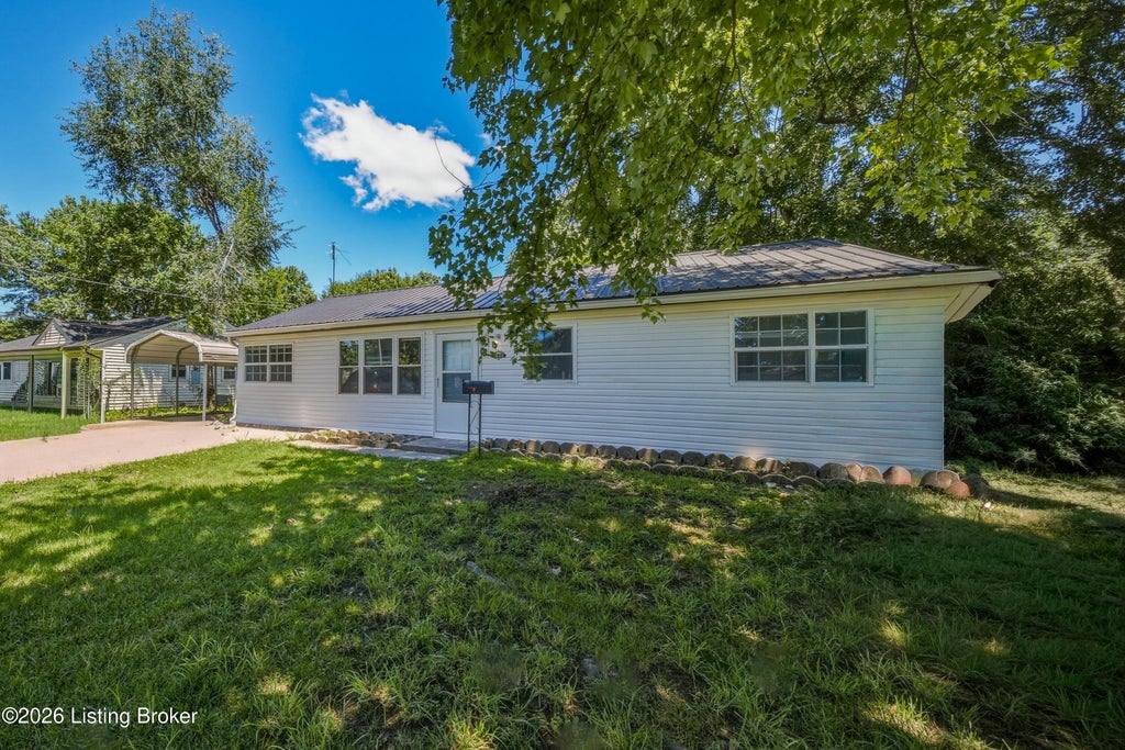 Photo of 7005 Ethan Allen Way, Louisville, KY 40272 (MLS # 1731597)