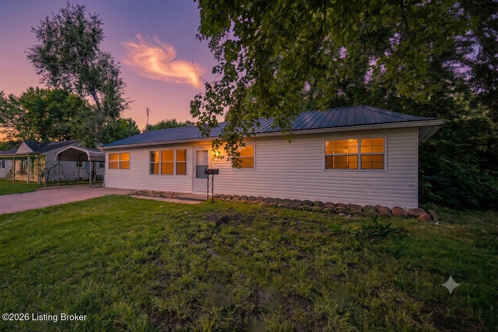 Photo of 7005 Ethan Allen Way, Louisville, KY 40272 (MLS # 1731597)