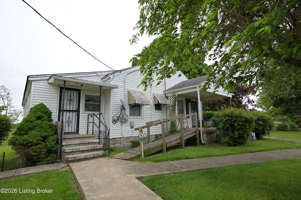 Photo of 921 Hieatt Ln, Smithfield, KY 40068 (MLS # 1717047)
