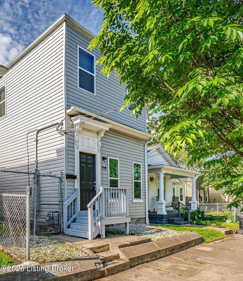 Photo of 718 Camp St, Louisville, KY 40203 (MLS # 1715174)