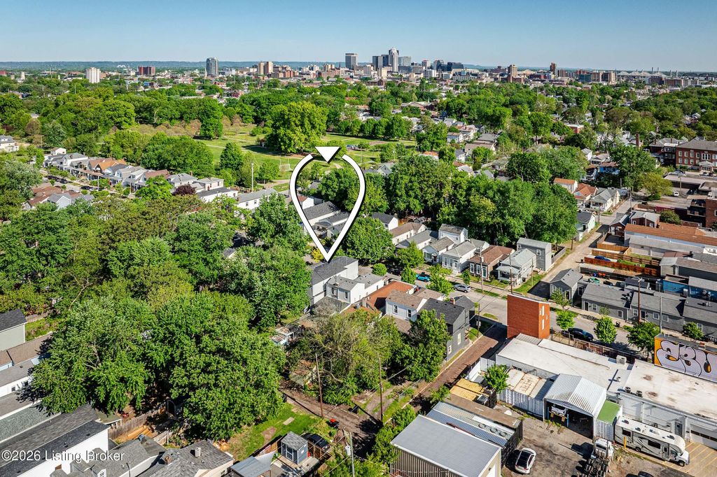 Photo of 718 Camp St, Louisville, KY 40203 (MLS # 1715174)