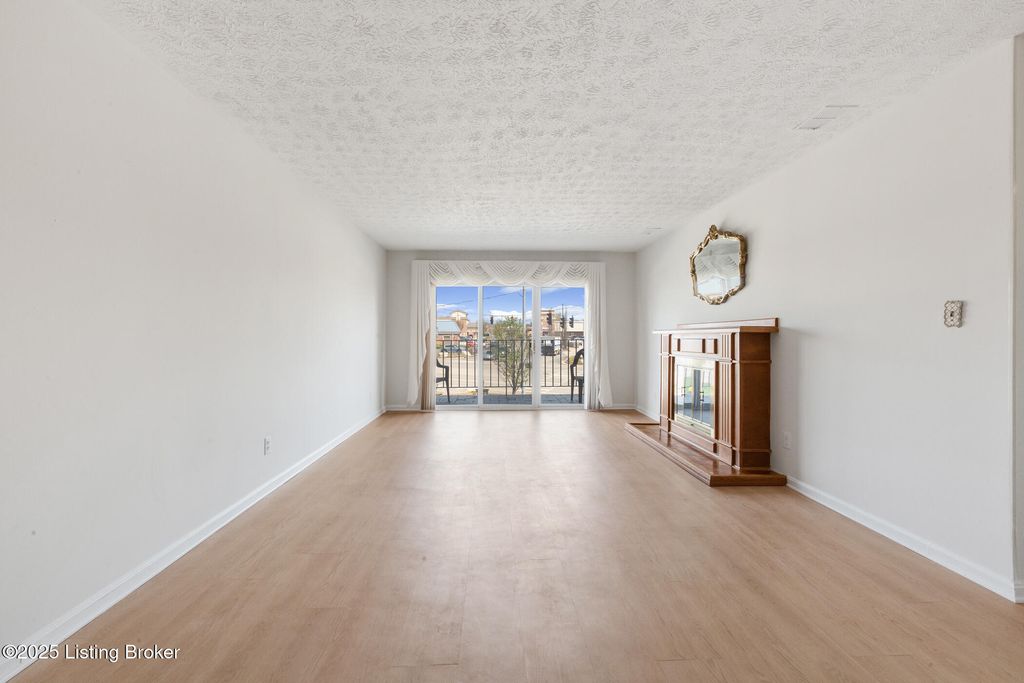 Photo of 3030 Breckenridge Ln #204, Louisville, KY 40220 (MLS # 1706611)