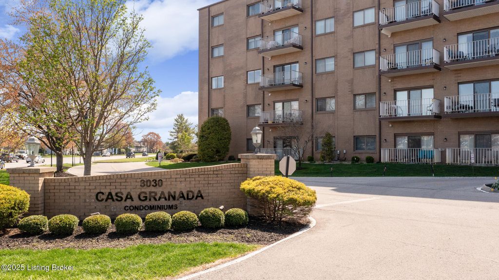 Photo of 3030 Breckenridge Ln #204, Louisville, KY 40220 (MLS # 1706611)