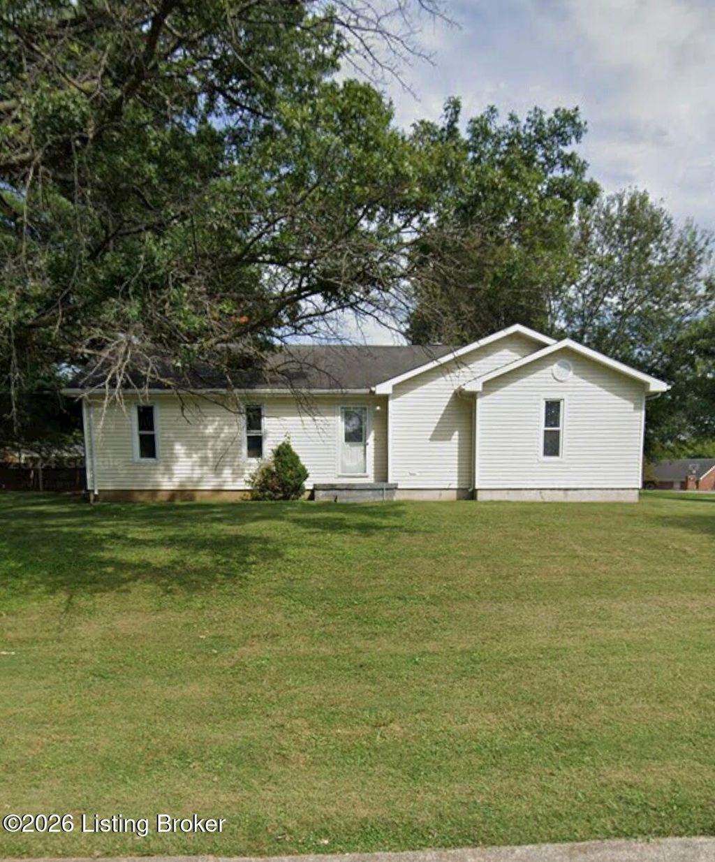 Photo of 99 Olympia Dr, Bardstown, KY 40004 (MLS # 1717177)