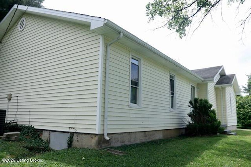 Photo of 99 Olympia Dr, Bardstown, KY 40004 (MLS # 1717177)
