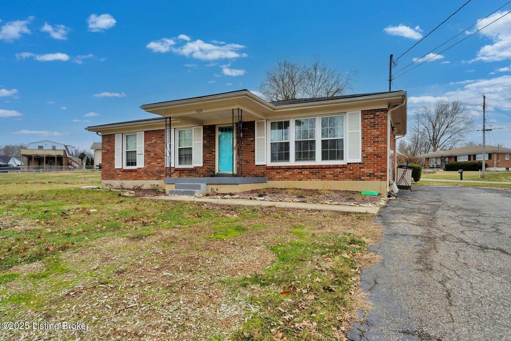 Photo of 6524 Five Forks Dr, Pewee Valley, KY 40056 (MLS # 1705860)