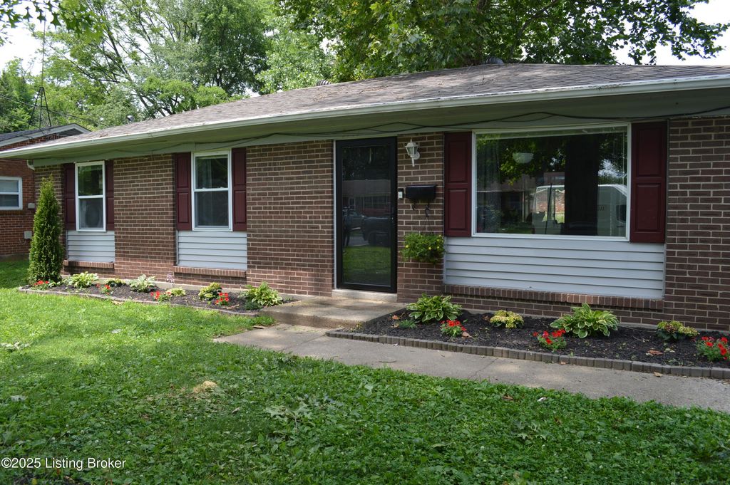Photo of 3717 Wednesday Way, Louisville, KY 40219 (MLS # 1705686)