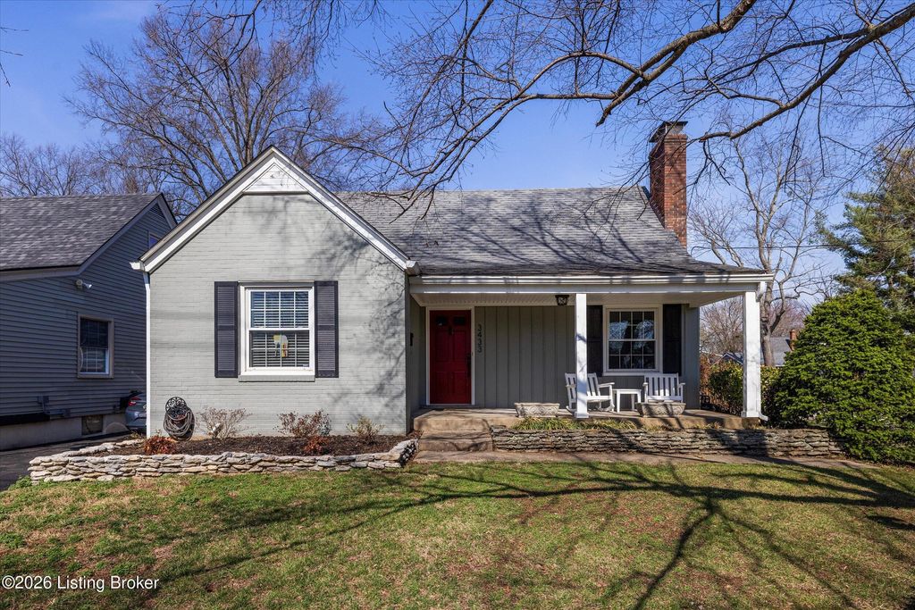 Photo of 3433 Warner Ave, Louisville, KY 40207 (MLS # 1711113)