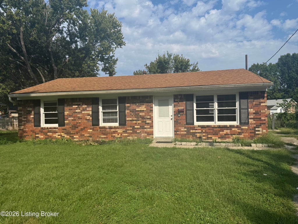 Photo of 5407 Chestnutwood Way, Louisville, KY 40272 (MLS # 1729335)