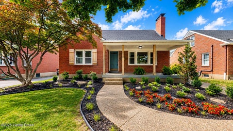 Photo of 216 Marshall Dr, Louisville, KY 40207 (MLS # 1720006)