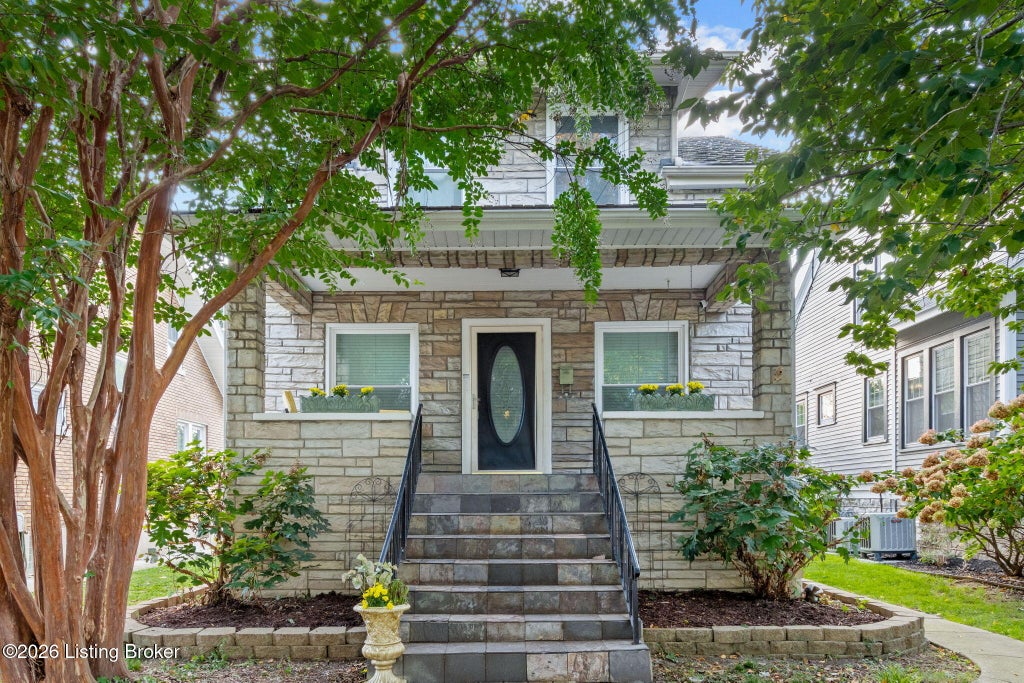 Photo of 1911 Sils Ave, Louisville, KY 40205 (MLS # 1731775)