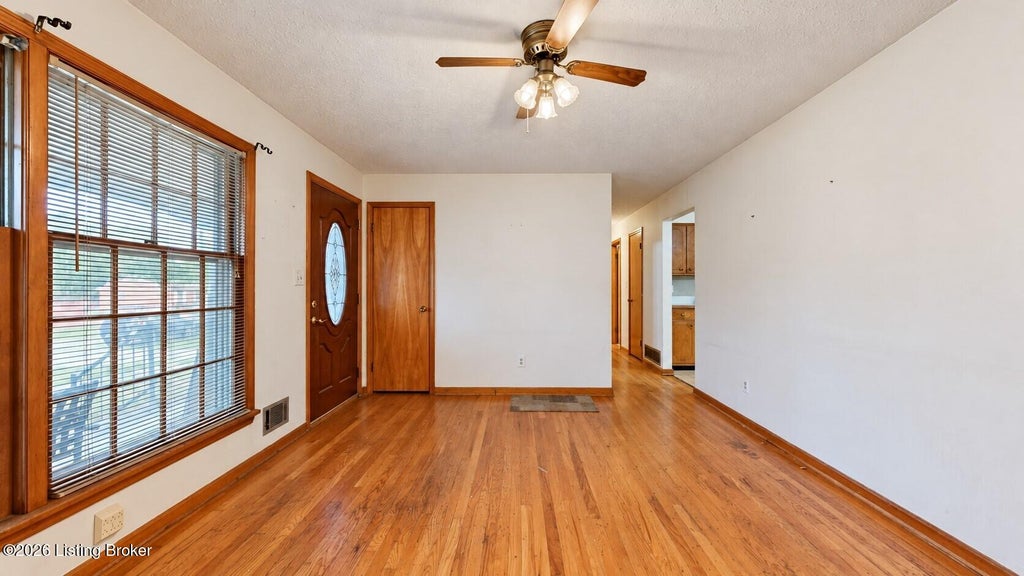 Photo of 107 McBroom Dr, Louisville, KY 40214 (MLS # 1731632)
