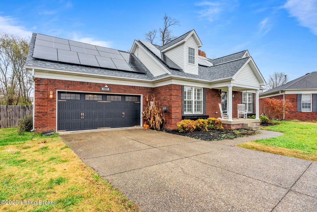 Photo of 9800 Valley Farms Blvd, Louisville, KY 40272 (MLS # 1704399)