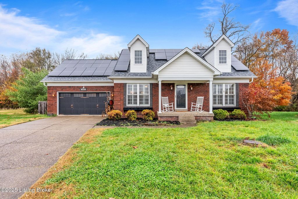 Photo of 9800 Valley Farms Blvd, Louisville, KY 40272 (MLS # 1704399)