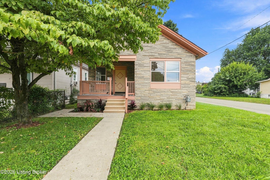 Photo of 2150 W Lee St, Louisville, KY 40210 (MLS # 1727623)