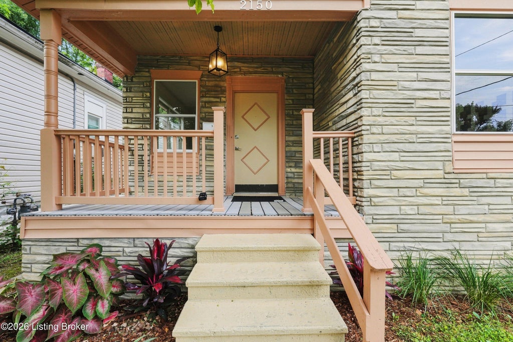 Photo of 2150 W Lee St, Louisville, KY 40210 (MLS # 1727623)