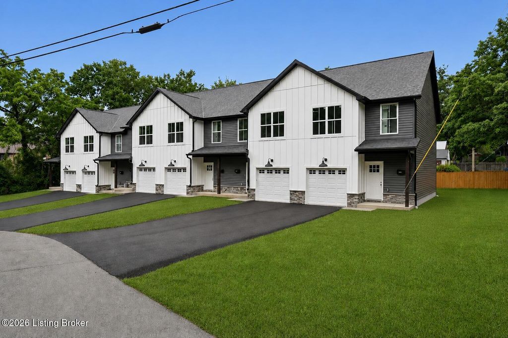 Photo of 2004 Park Woods Rd, Crestwood, KY 40014 (MLS # 1724538)