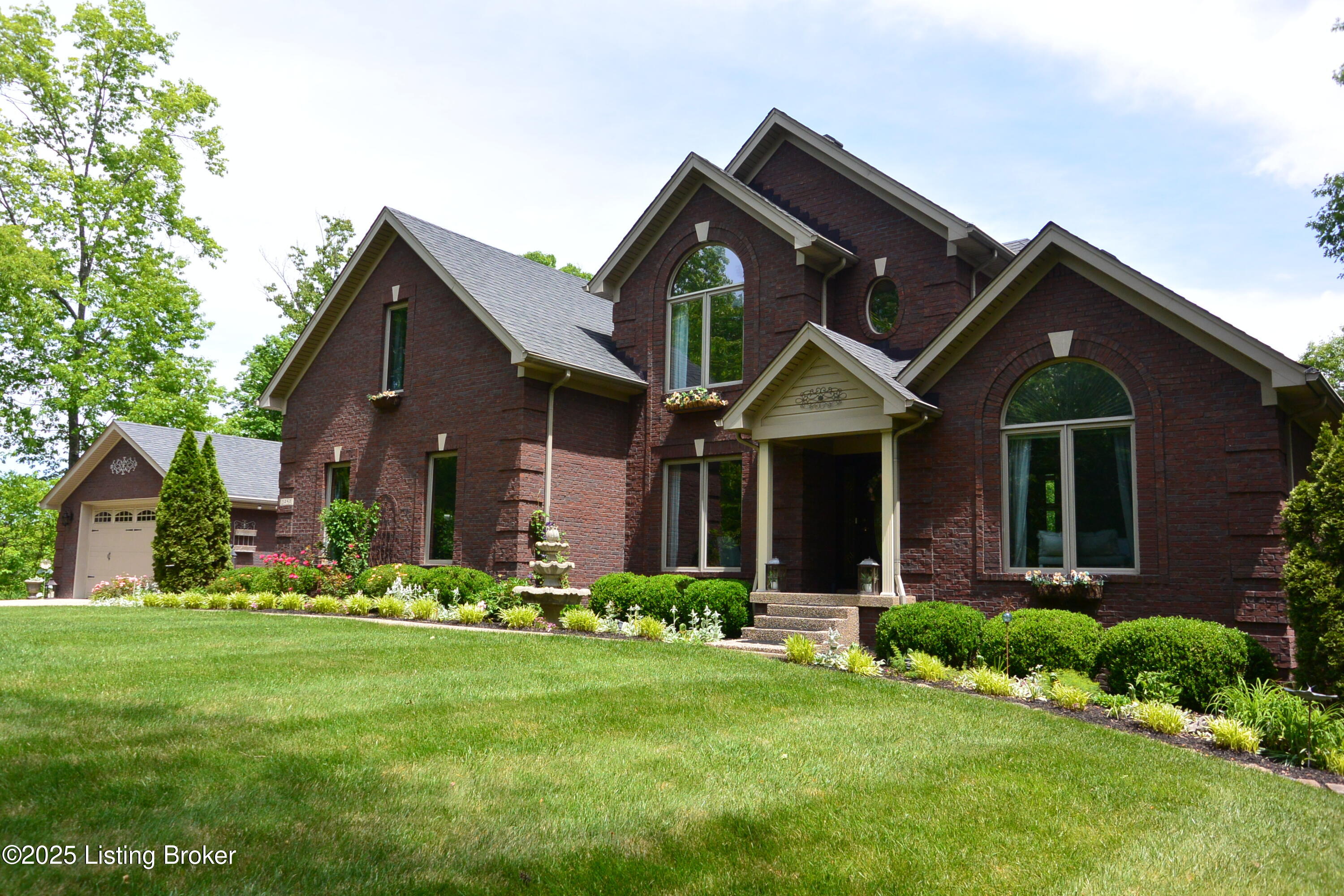 1464 E Sanders Ln, Mt Washington, Kentucky image 1