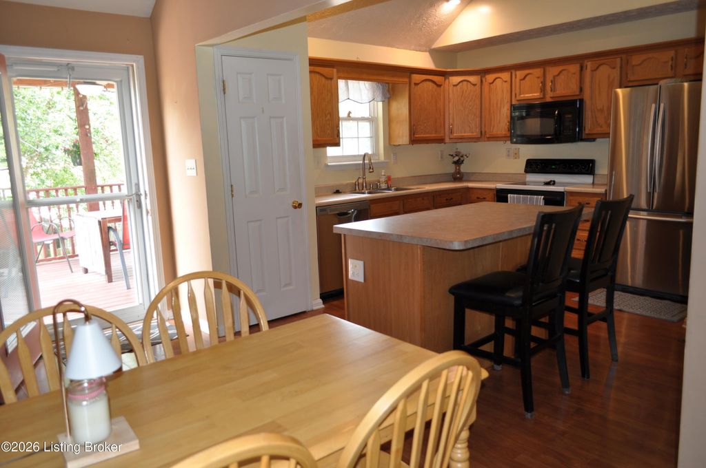 Photo of 11304 Sullivan Ct, Louisville, KY 40229 (MLS # 1723143)