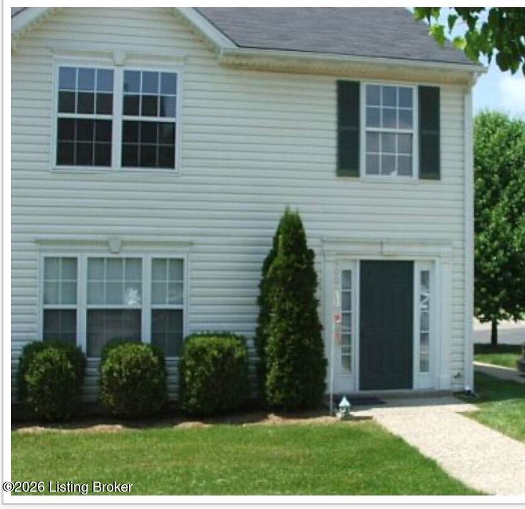 Photo of 8001 Aspen Green Ln, Louisville, KY 40291 (MLS # 1708487)