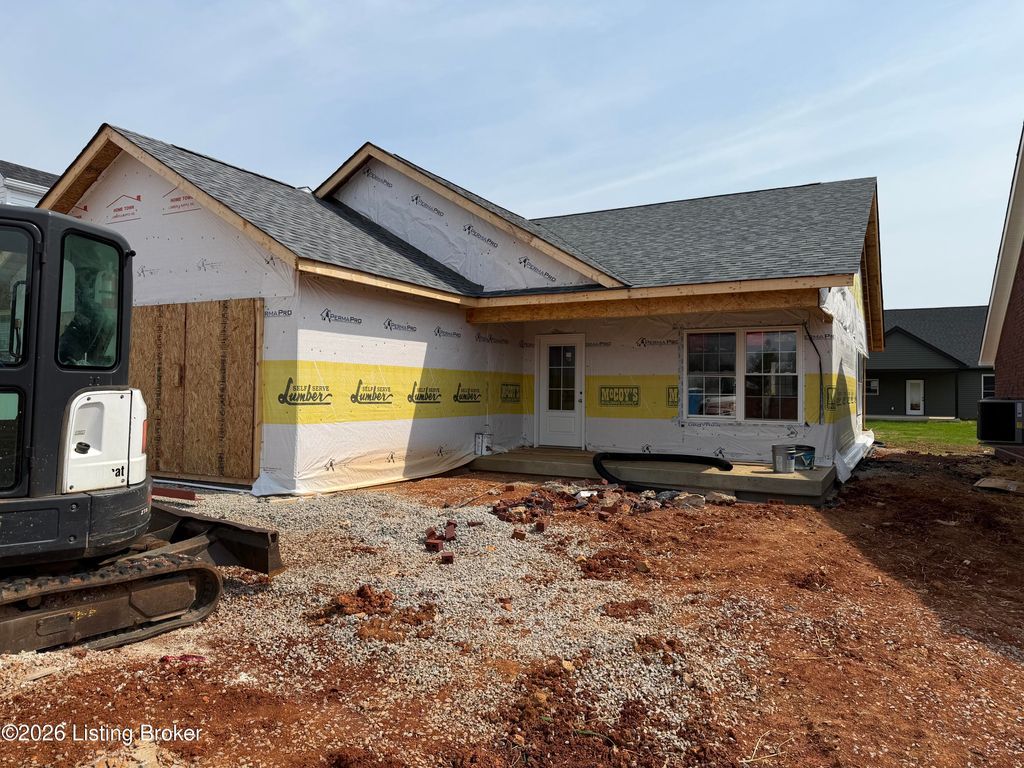 Photo of 37 Paislynne Ct, Brandenburg, KY 40108 (MLS # 1712861)