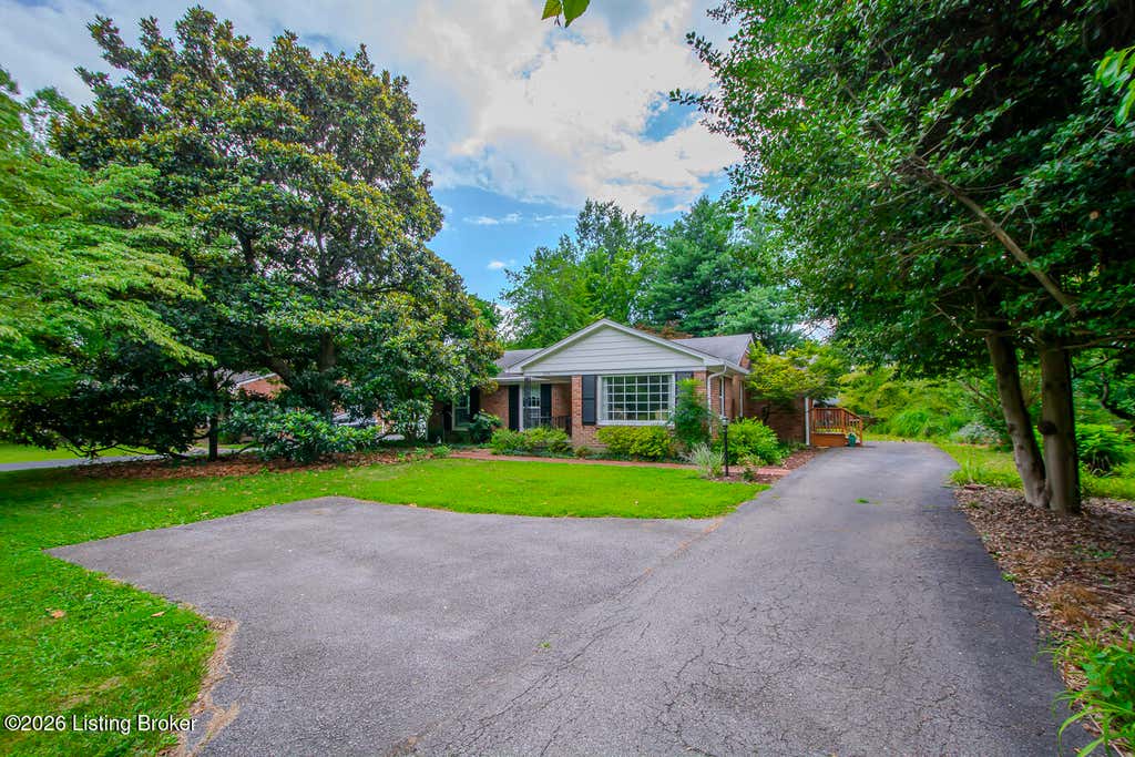 Photo of 3414 Barbour Ln, Louisville, KY 40241 (MLS # 1723689)