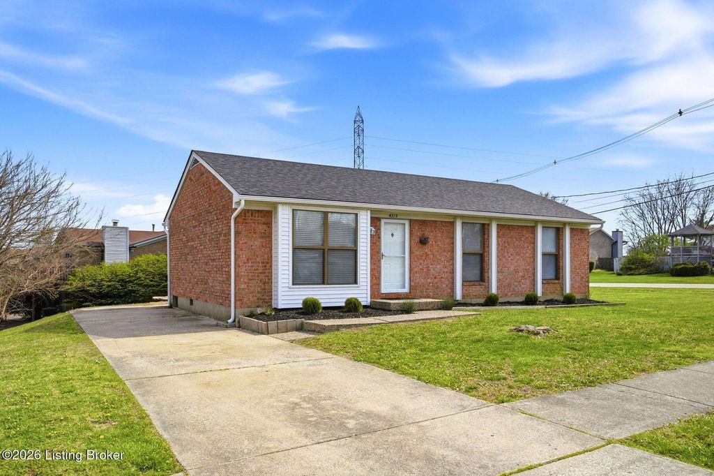Photo of 4319 Chenwood Ln, Louisville, KY 40299 (MLS # 1718562)