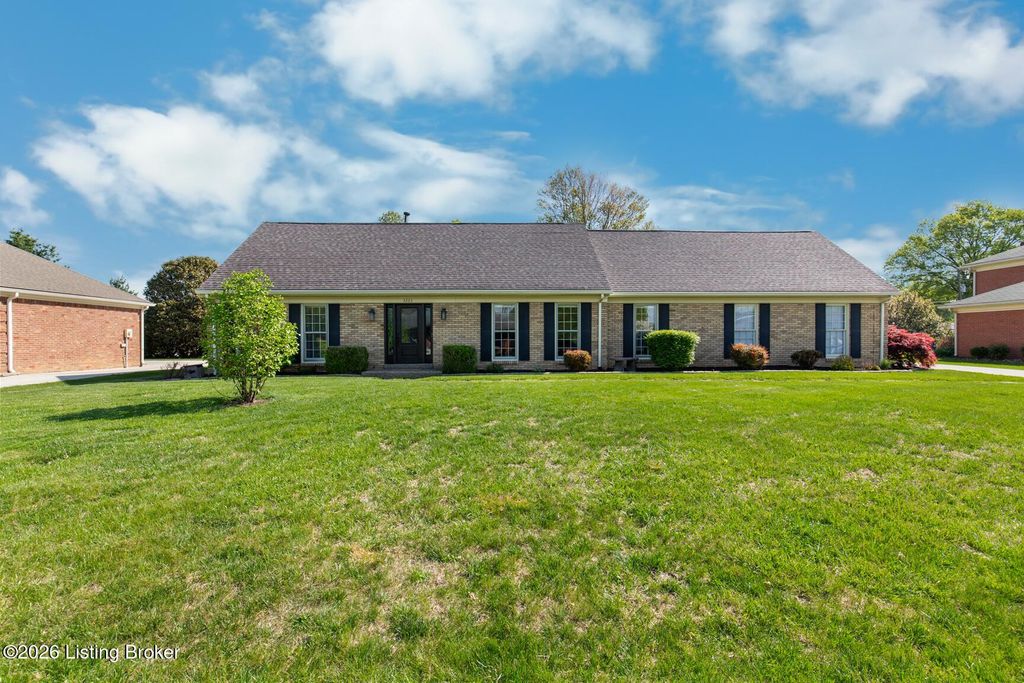 Photo of 3203 Morningview Dr, Louisville, KY 40242 (MLS # 1714213)