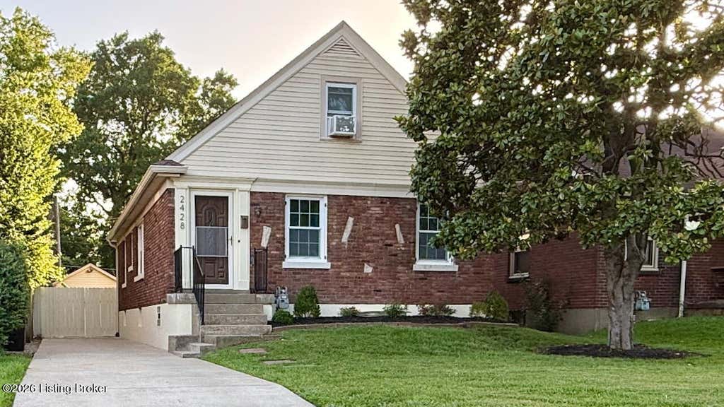 Photo of 2428 Bradley Ave, Louisville, KY 40217 (MLS # 1722056)