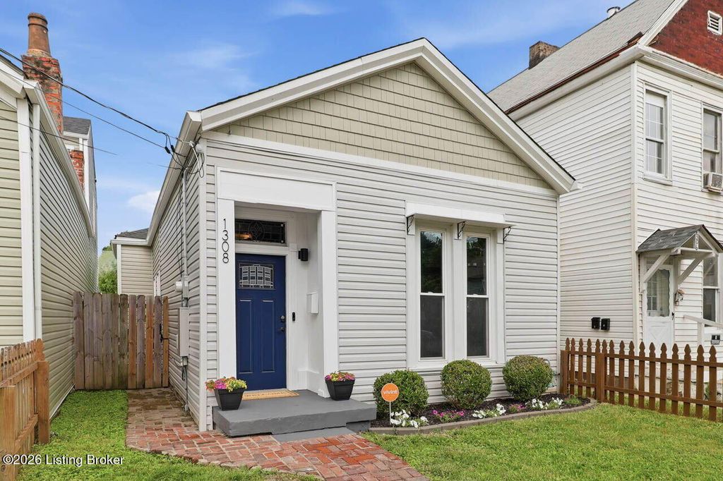 Photo of 1308 S Preston St, Louisville, KY 40208 (MLS # 1718099)