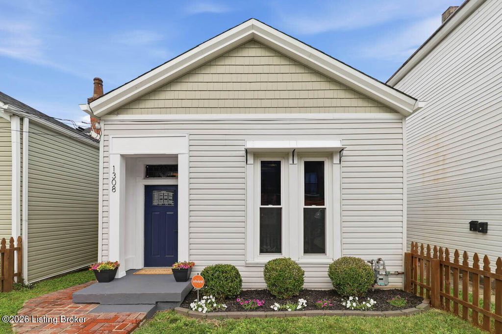 Photo of 1308 S Preston St, Louisville, KY 40208 (MLS # 1718099)