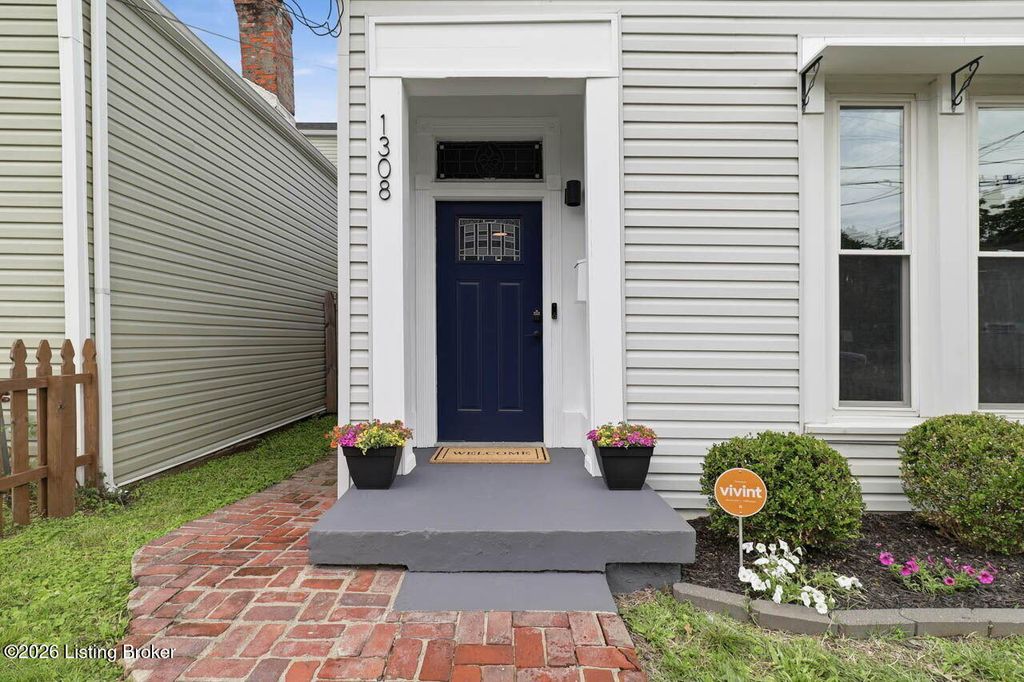 Photo of 1308 S Preston St, Louisville, KY 40208 (MLS # 1718099)