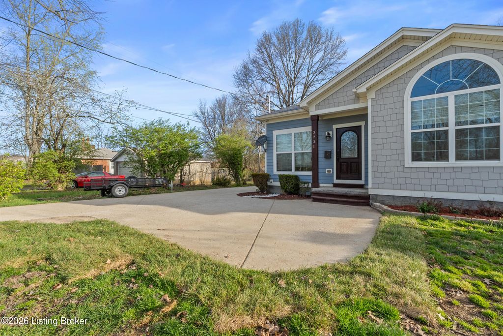 Photo of 3231 Elane Dr, Louisville, KY 40216 (MLS # 1712609)