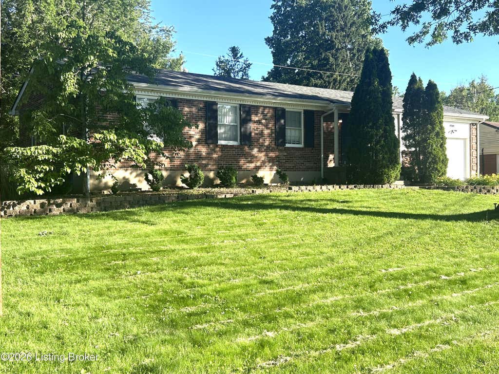Photo of 8501 Rhett Butler Dr, Louisville, KY 40242 (MLS # 1719253)