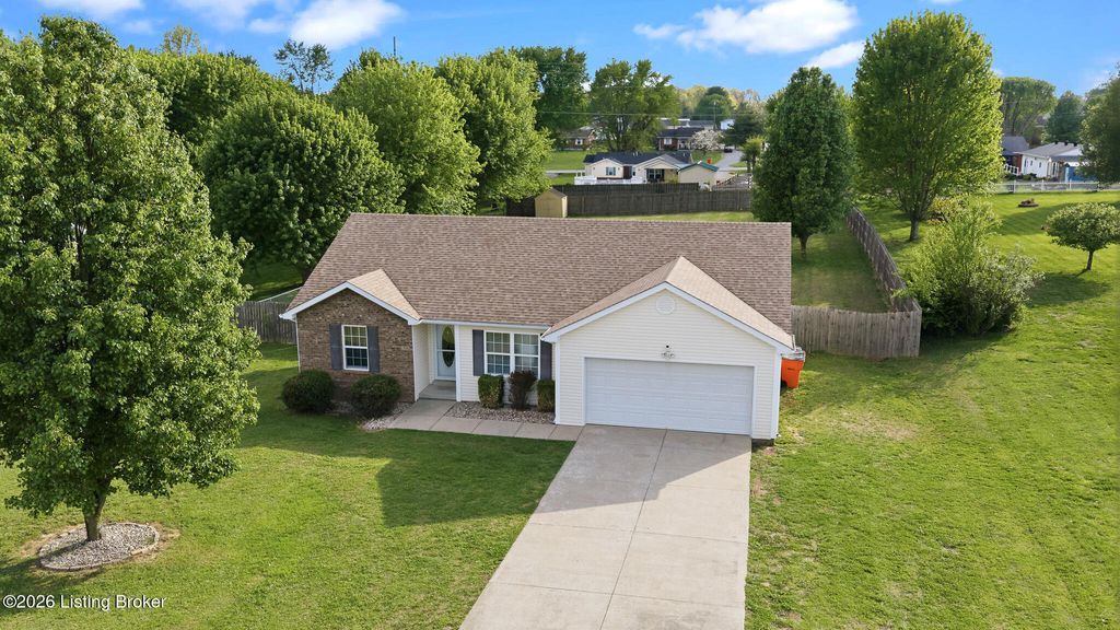 Photo of 417 Kaylyn Dr, Elizabethtown, KY 42701 (MLS # 1714449)