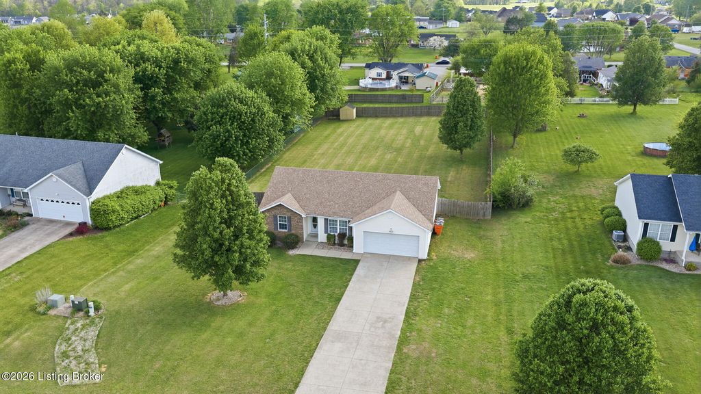 Photo of 417 Kaylyn Dr, Elizabethtown, KY 42701 (MLS # 1714449)