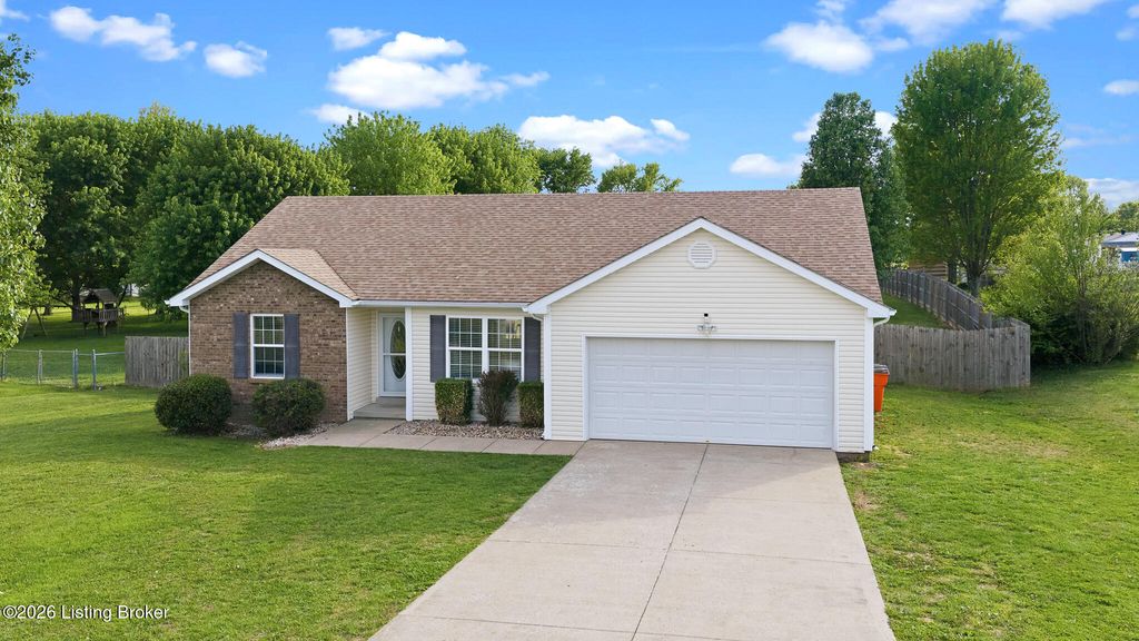 Photo of 417 Kaylyn Dr, Elizabethtown, KY 42701 (MLS # 1714449)