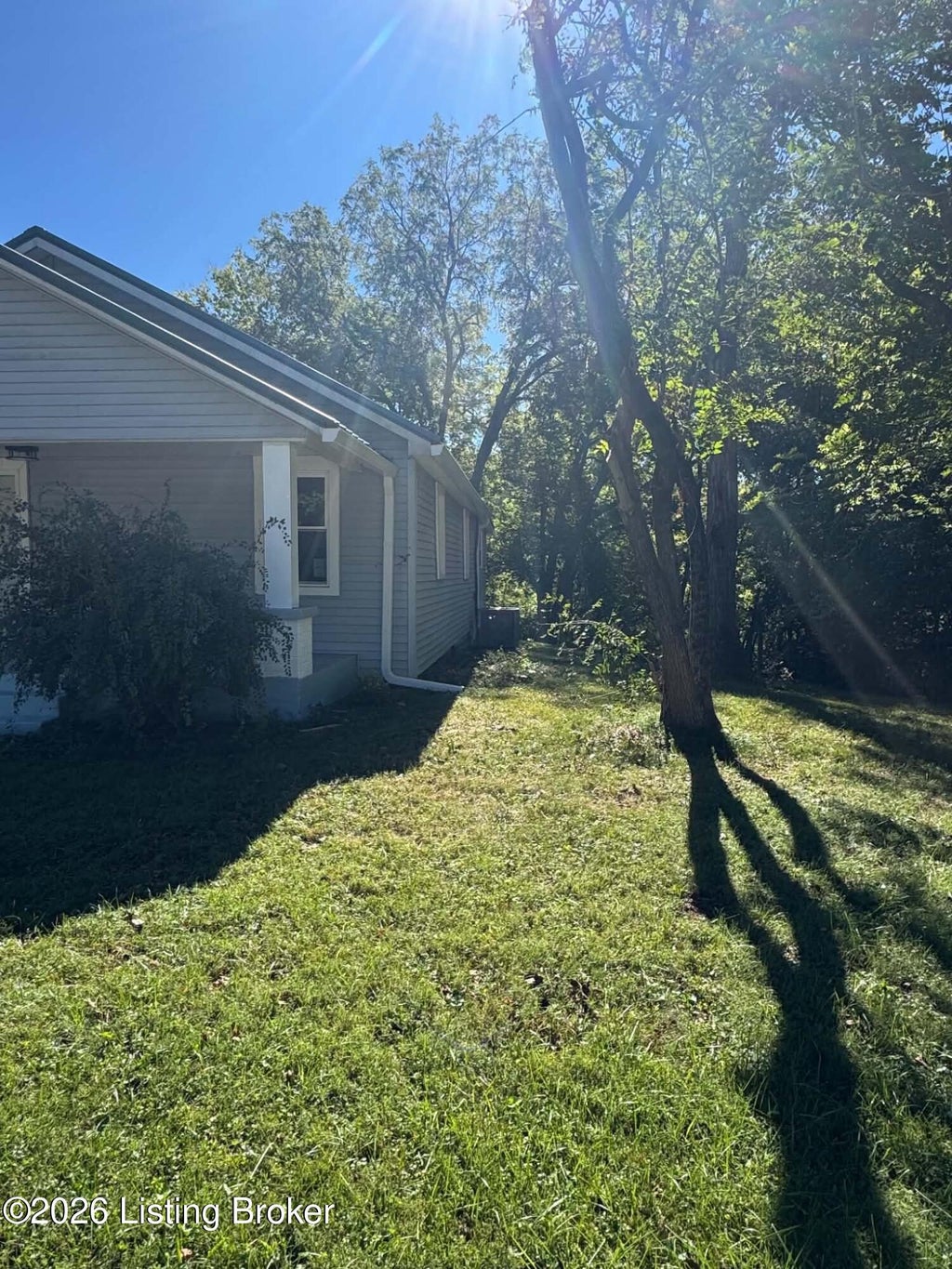 Photo of 420 Park St, Cave City, KY 42127 (MLS # 1730316)