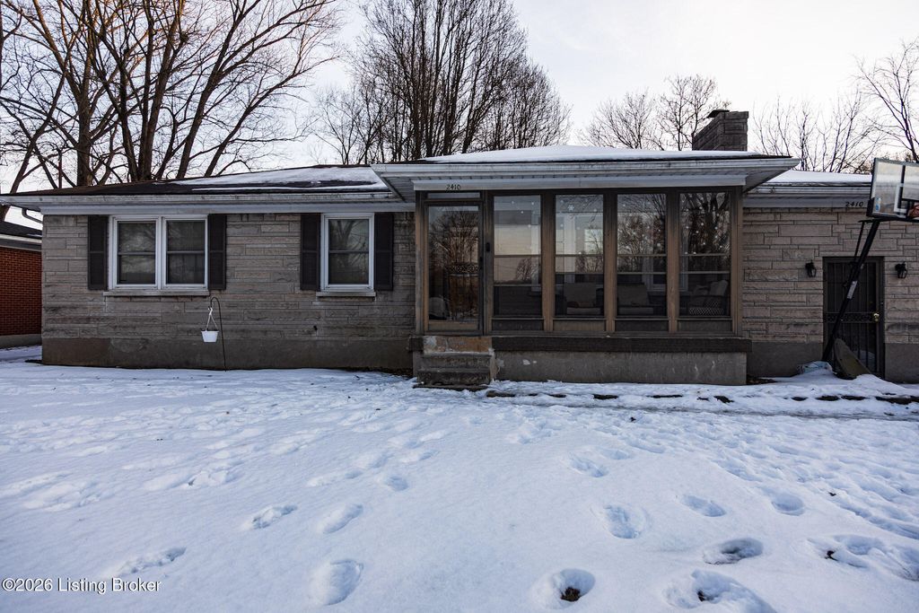 Photo of 2410 Garrs Ln, Louisville, KY 40216 (MLS # 1708893)