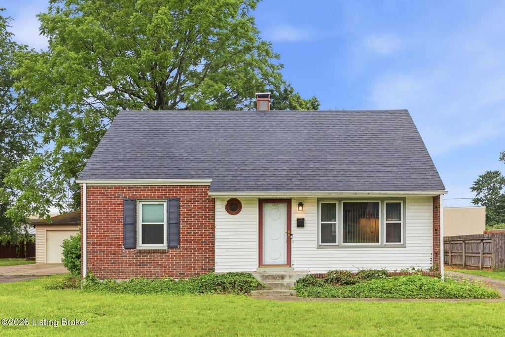 Photo of 2910 Yorkshire Blvd, Louisville, KY 40220 (MLS # 1718871)