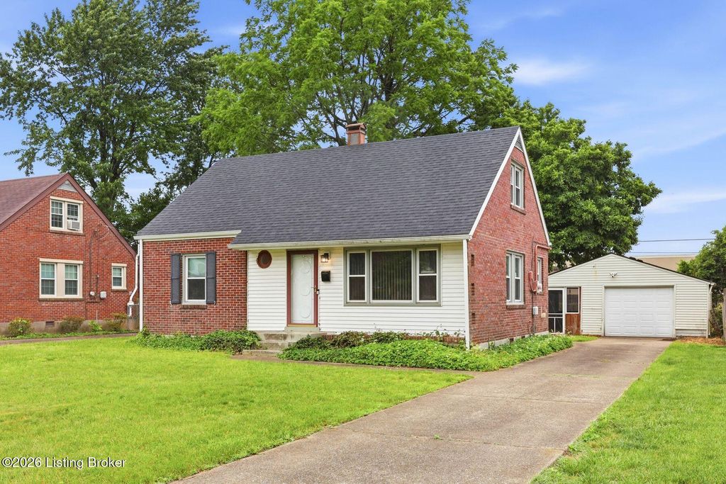 Photo of 2910 Yorkshire Blvd, Louisville, KY 40220 (MLS # 1718871)