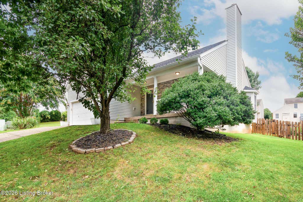 Photo of 5201 Oldshire Rd, Louisville, KY 40229 (MLS # 1726612)