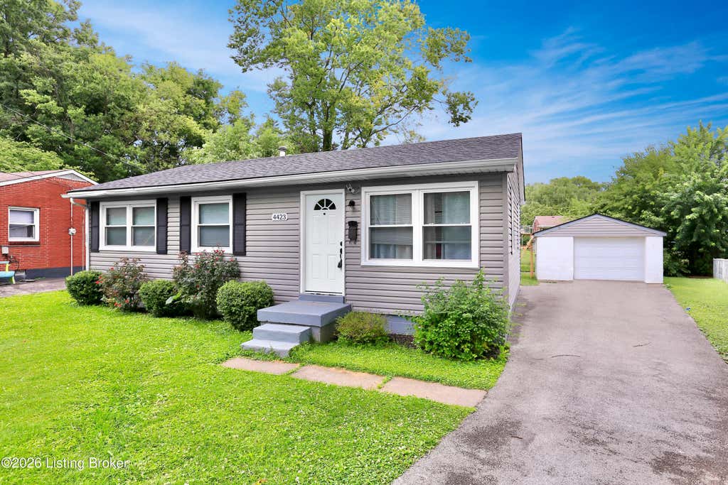 Photo of 4423 Campobello St, Louisville, KY 40213 (MLS # 1724534)