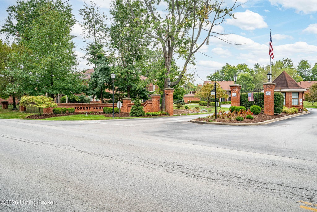 Photo of 804 Forest Park Rd, Louisville, KY 40223 (MLS # 1730093)
