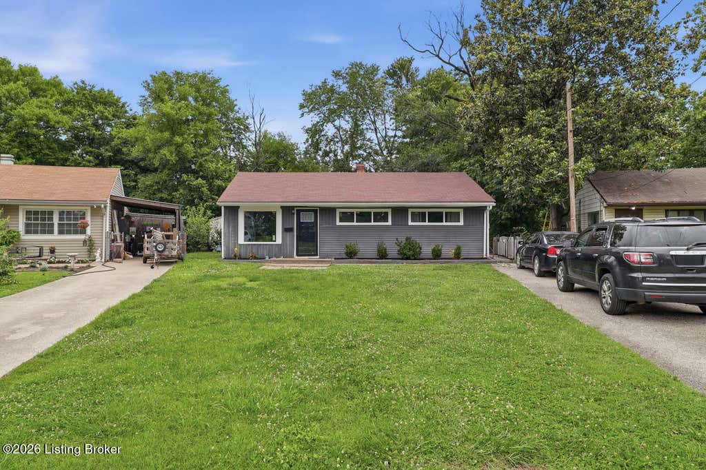 Photo of 4807 Redwing Way, Louisville, KY 40213 (MLS # 1721645)