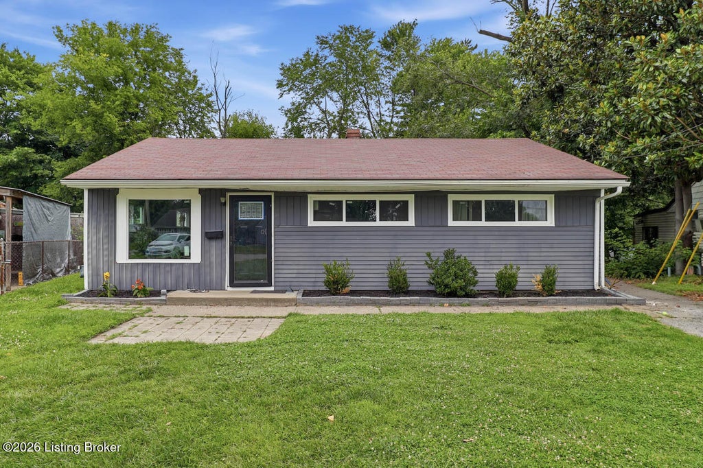 Photo of 4807 Redwing Way, Louisville, KY 40213 (MLS # 1721645)
