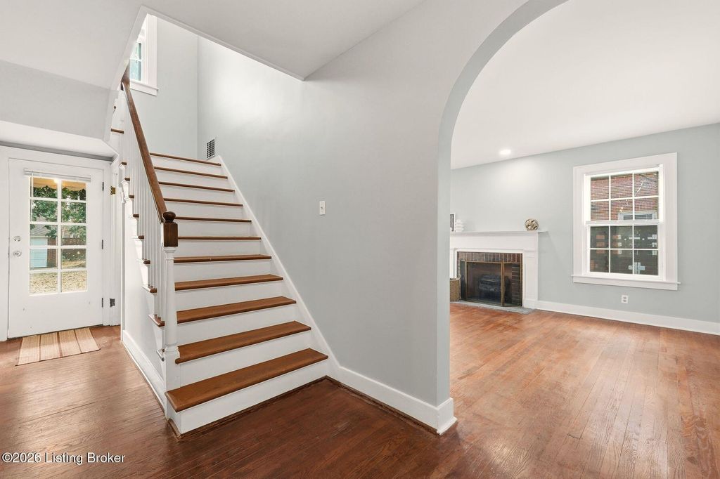 Photo of 1930 Lowell Ave, Louisville, KY 40205 (MLS # 1709618)