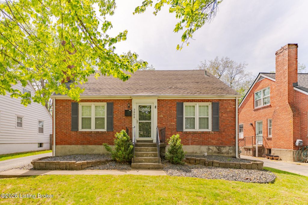 Photo of 3906 Brownlee Rd, Louisville, KY 40207 (MLS # 1714578)